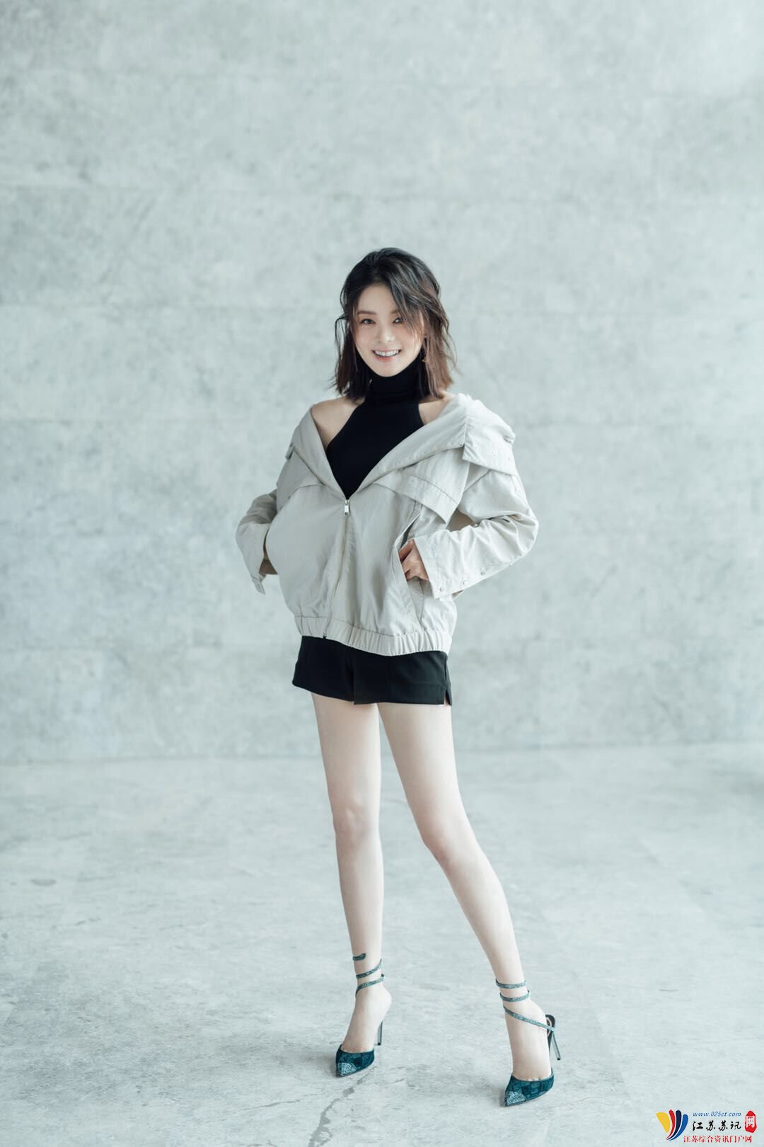 《天坑鹰猎》冒险之旅已开启 王玥兮下坑寻找"新世