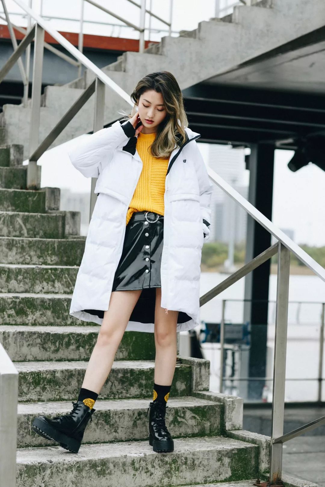 女星羽绒服街拍_女星羽绒服街拍视频-第1张图片-潮百科