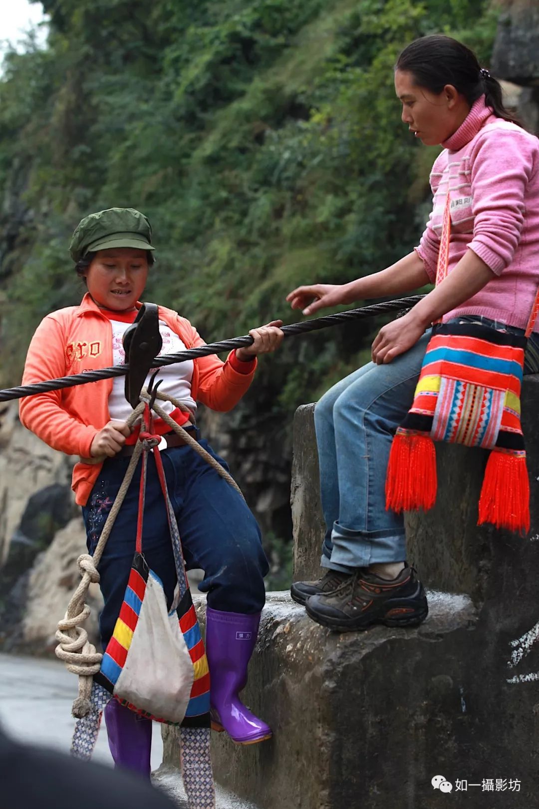 即将消失的怒江过江溜索最快速度堪比汽车