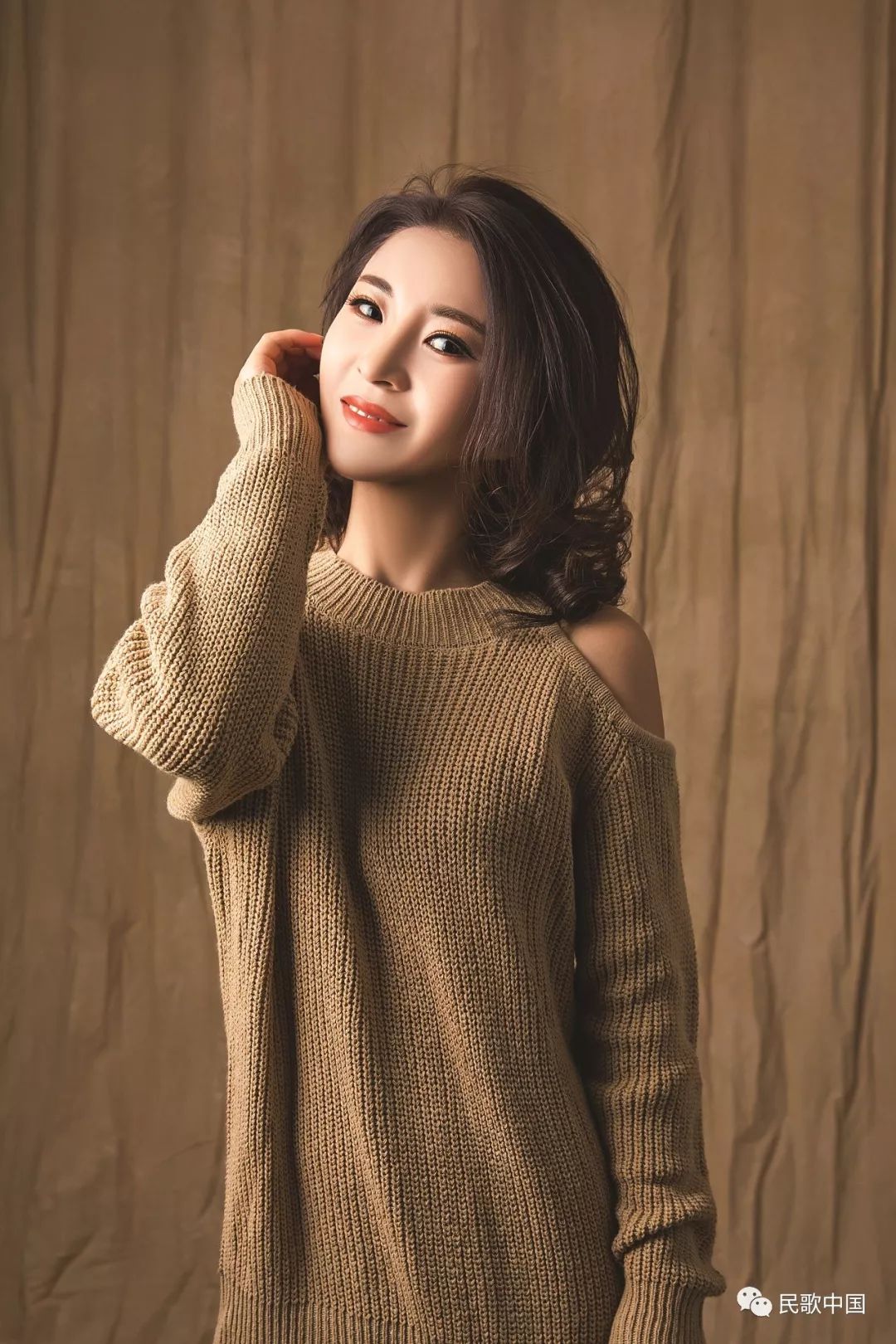 关于演唱者任婕媛,甘肃镇原人,央视"星光大道"优秀歌手,师从孟玲