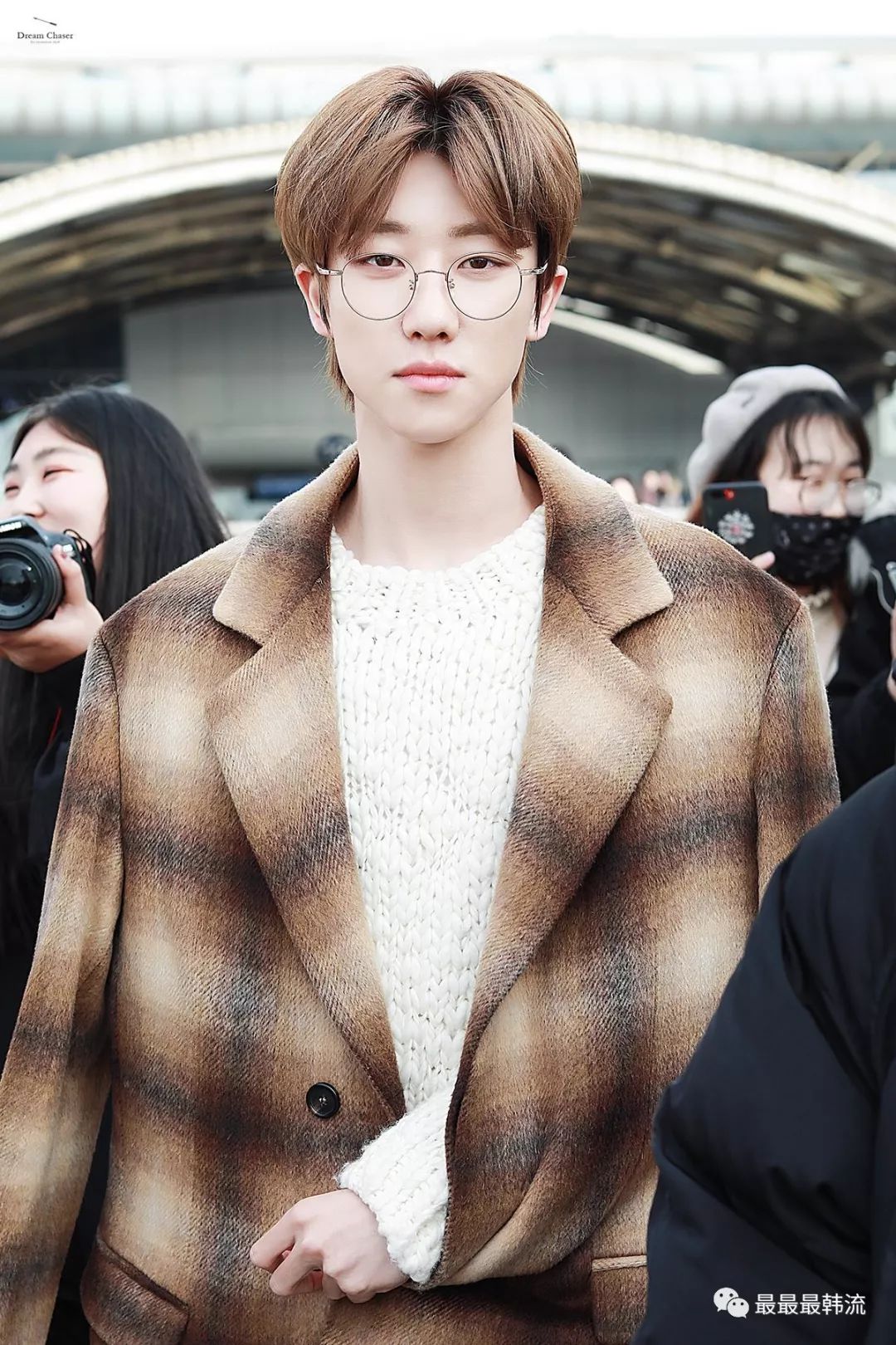 他的西装是艺术啊