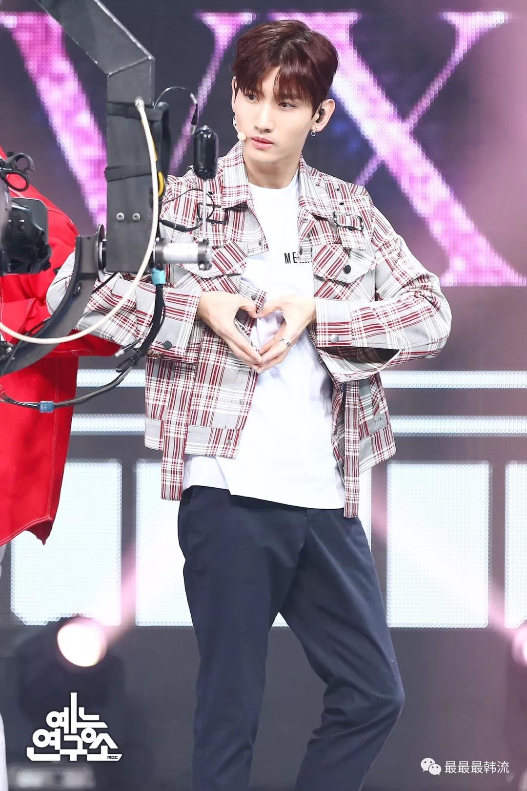 朴宝剑和金泰亨 刘仁娜和李知恩 他们的私密关系被曝光了啊 李知恩 金钟大 朴宝剑 新浪新闻