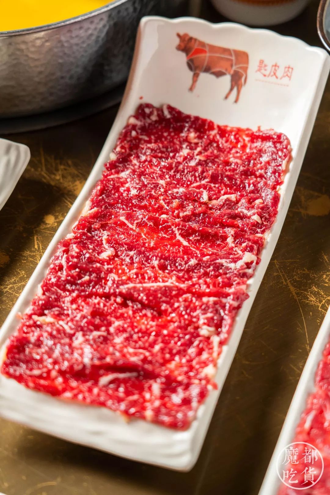 匙皮肉东山小管本身就格外弹爽鲜滑,肉质中带着一丝微妙的海鲜甜,放入