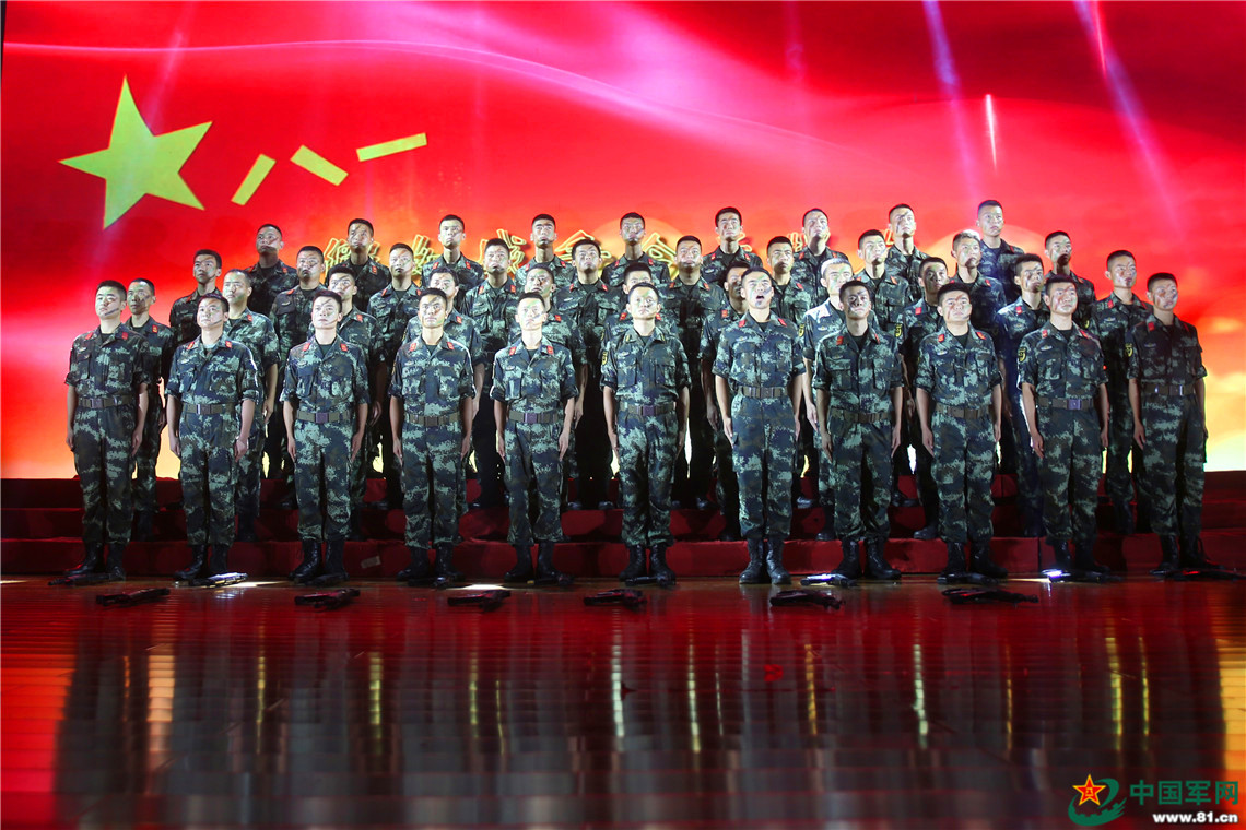 合唱《假如战争今天爆发》奋进新时代,改革强军伟大事业,绘就人民军队