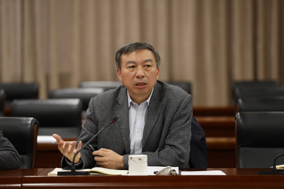 会,会议由校党委书记舒歌群主持,校领导朱长飞,蒋一,王晓平,罗喜胜