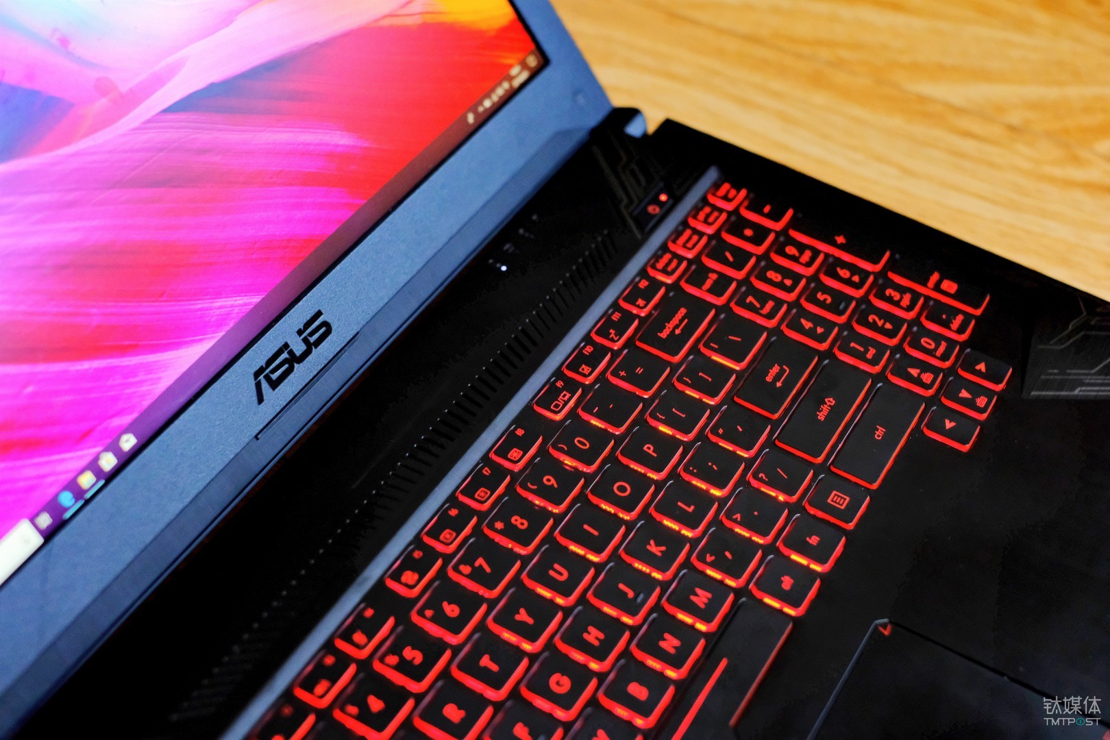 吃鸡利器120hz屏幕搭配gtx10606gb显卡华硕飞行堡垒5代评测