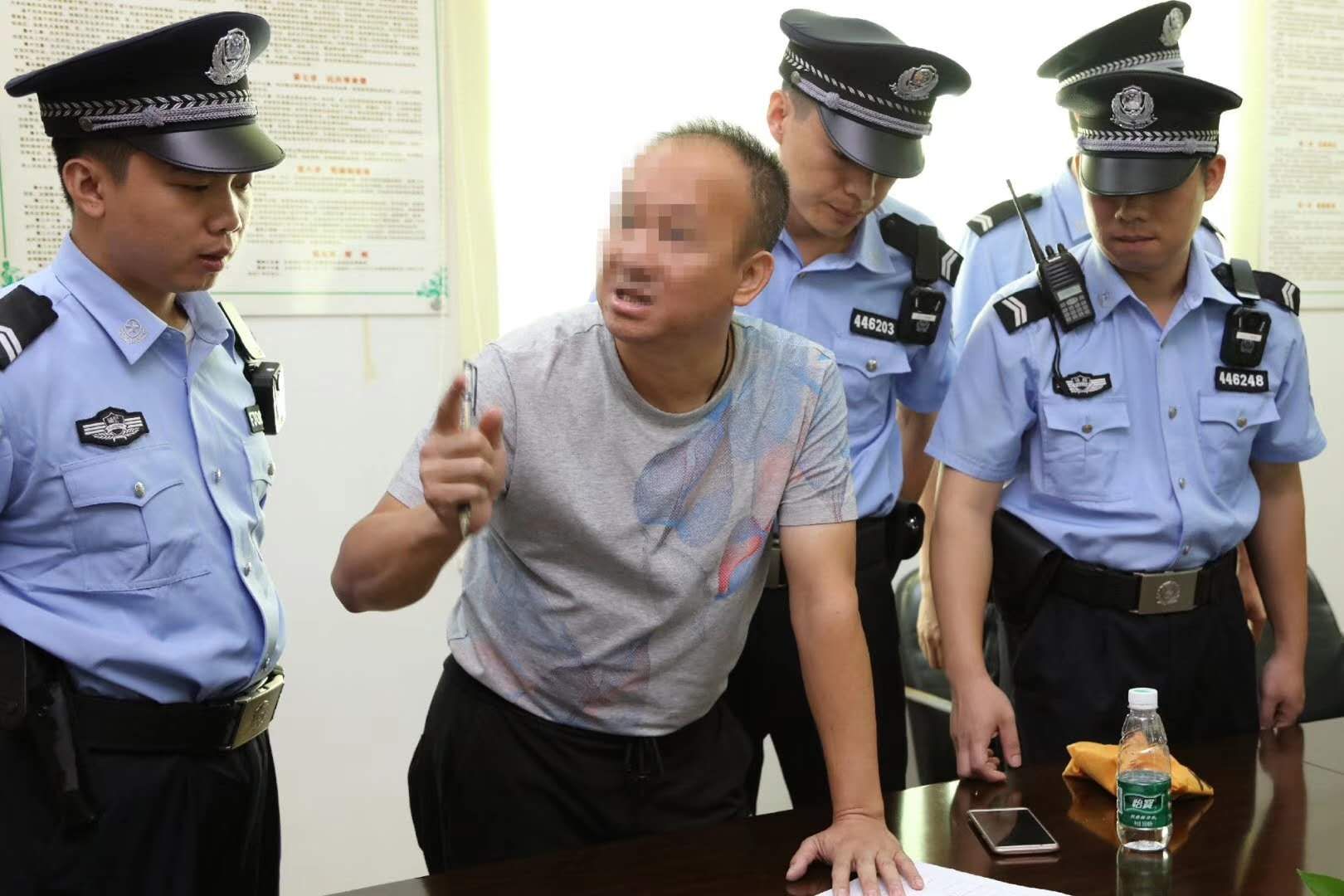 1500多万网友围观,中山"网红村"一社长被拘留!这下真"红"了