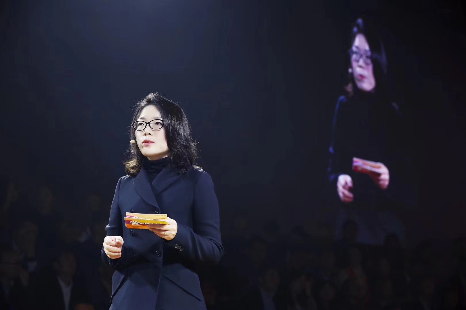 陈昱含从摆地摊做起