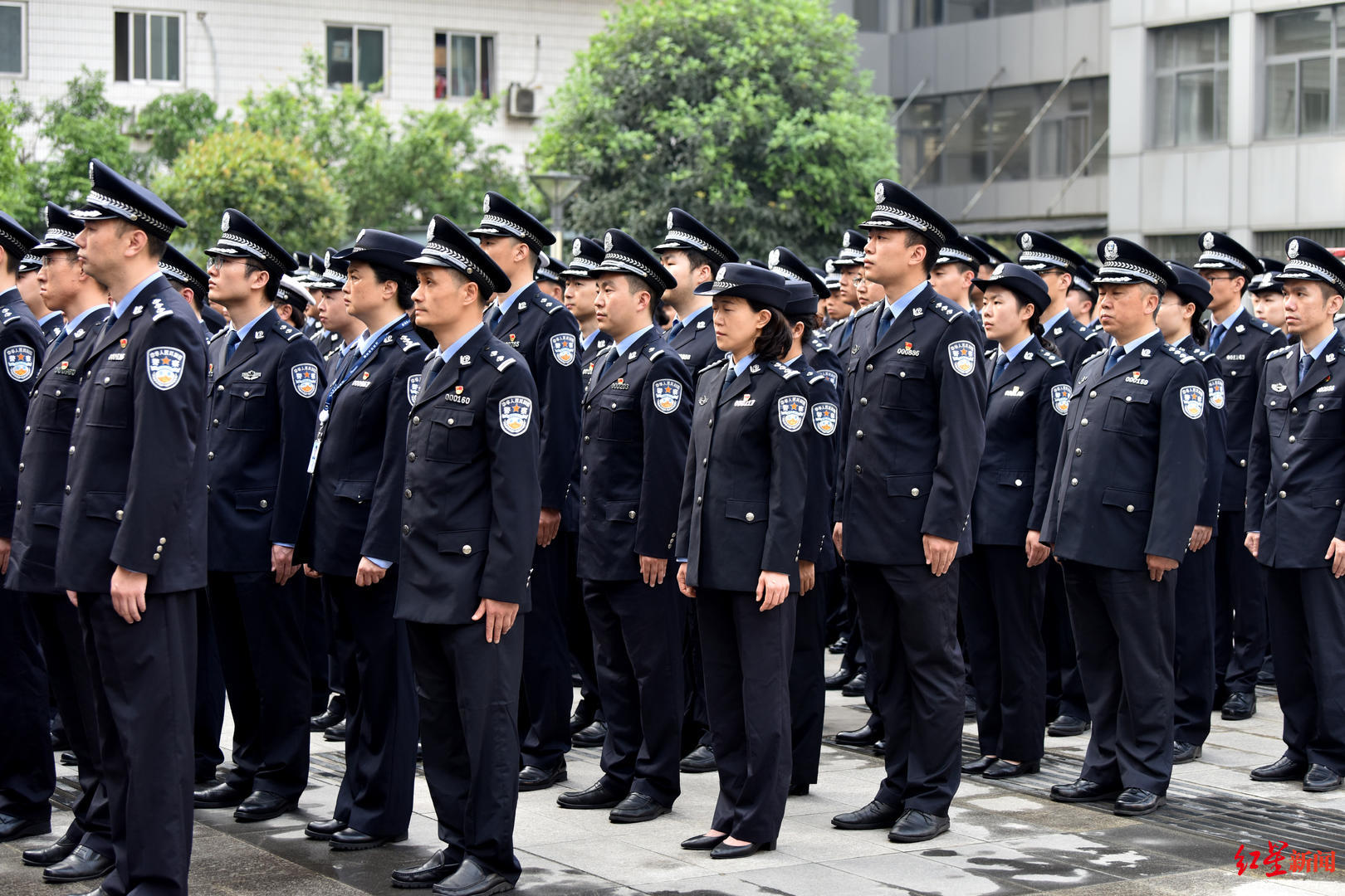 67四川公安民警开启基层路首批下派10000人