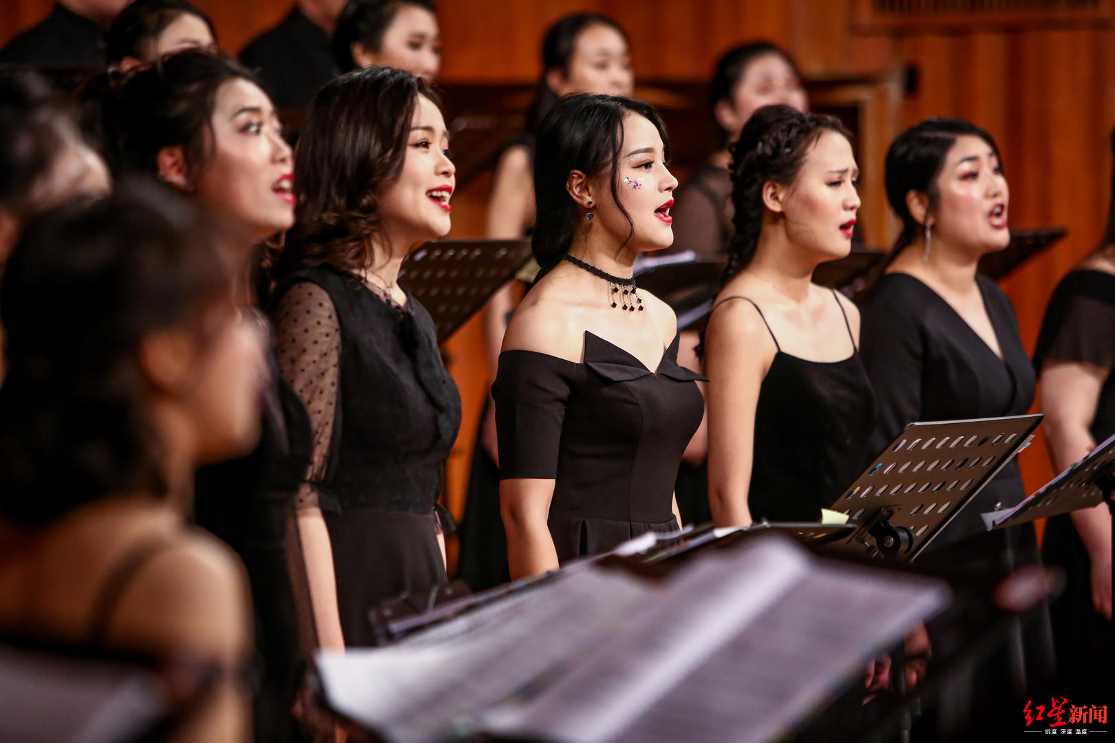 让音乐变得有色彩成都爱乐合唱团唱响蓉城之秋国际音乐季