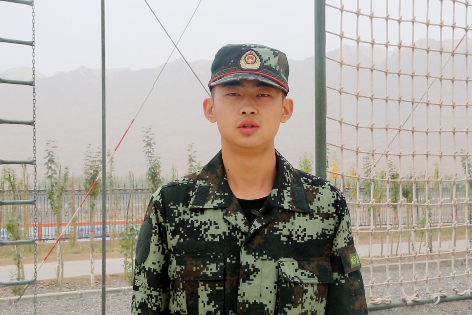 照顾好自己,希望你们身体可以一如既往的健康,我会在部队好好锻炼自己