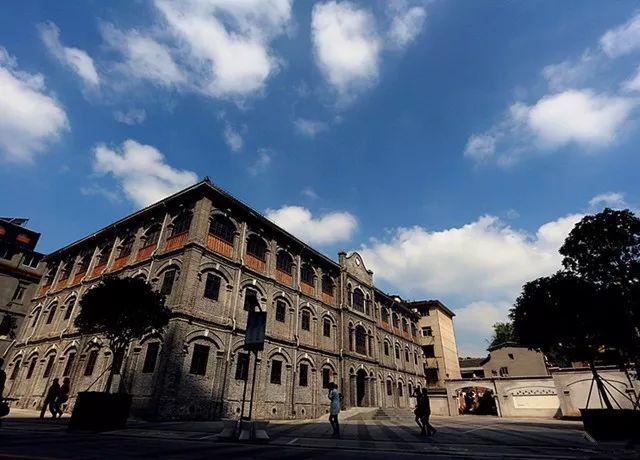 修改后保护要求:地块内文物保护建筑和内军械所遗址界碑要予以保护,可