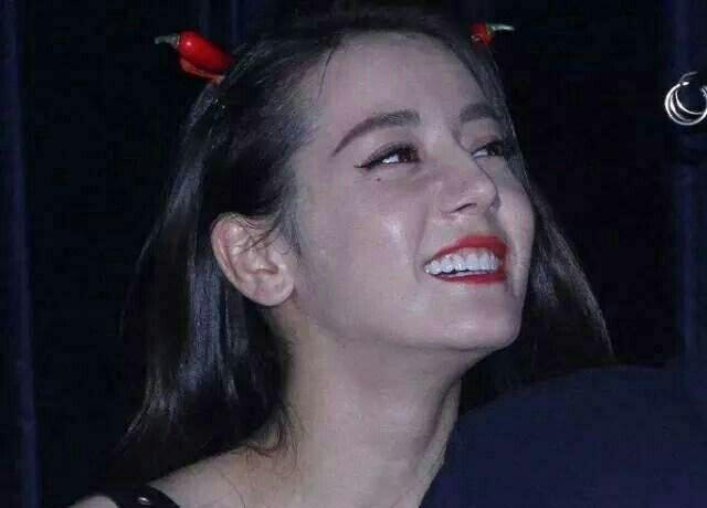 论明星脱妆,赵丽颖老了不止十岁,热巴的熊猫眼蜜汁尴尬!