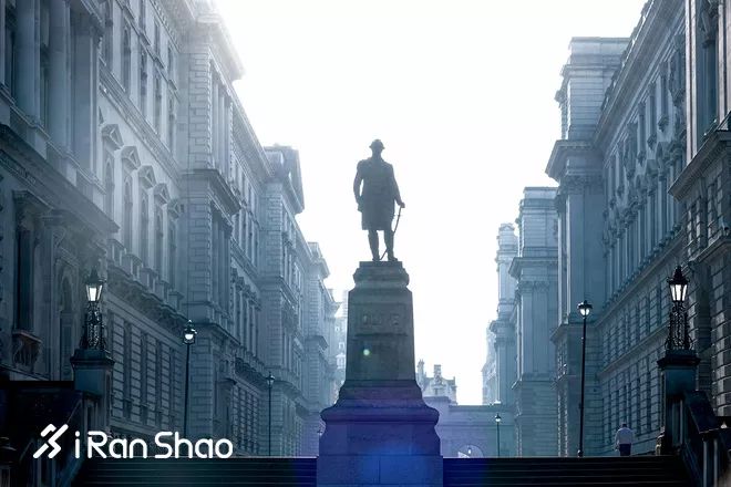 无论你来自何方，总能够轻易地见到熟悉的脸庞和声音。