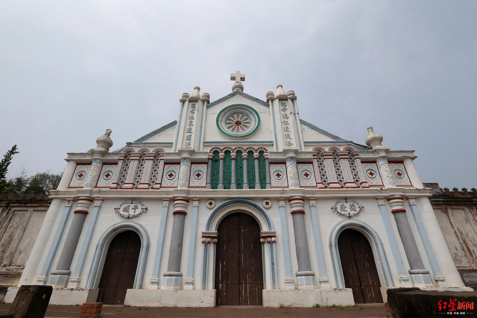 天主教堂隐匿成都深山 中式风格混搭法兰西风情