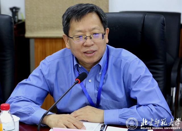 教育学部部长,中国教育与社会发展研究院副院长朱旭东教授总结发言