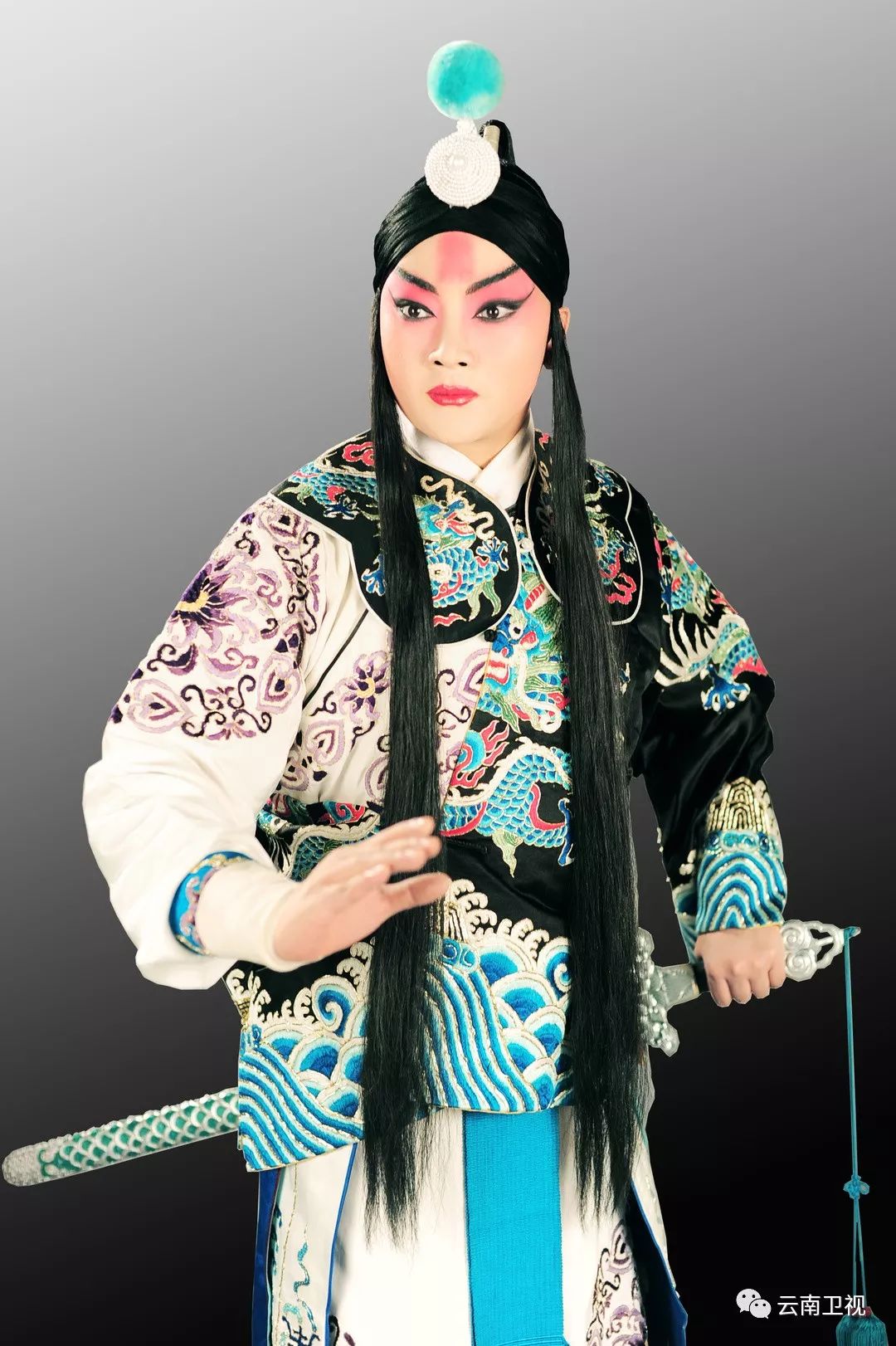 《梅花香自苦寒来》|朱福:文武不挡 神形兼备