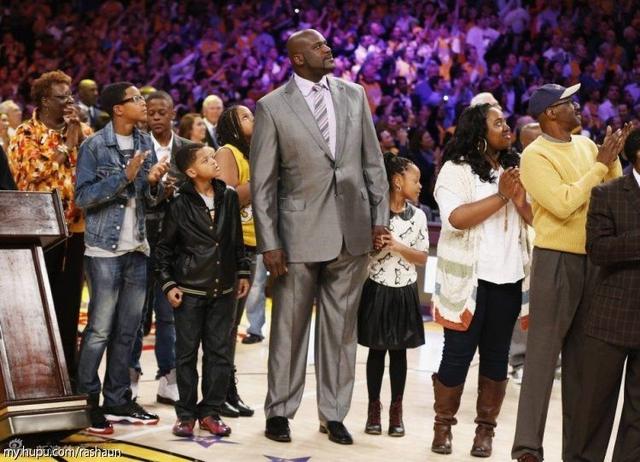 篮坛巨星奥尼尔视继子为己出,但规定女儿必须24岁才能恋爱