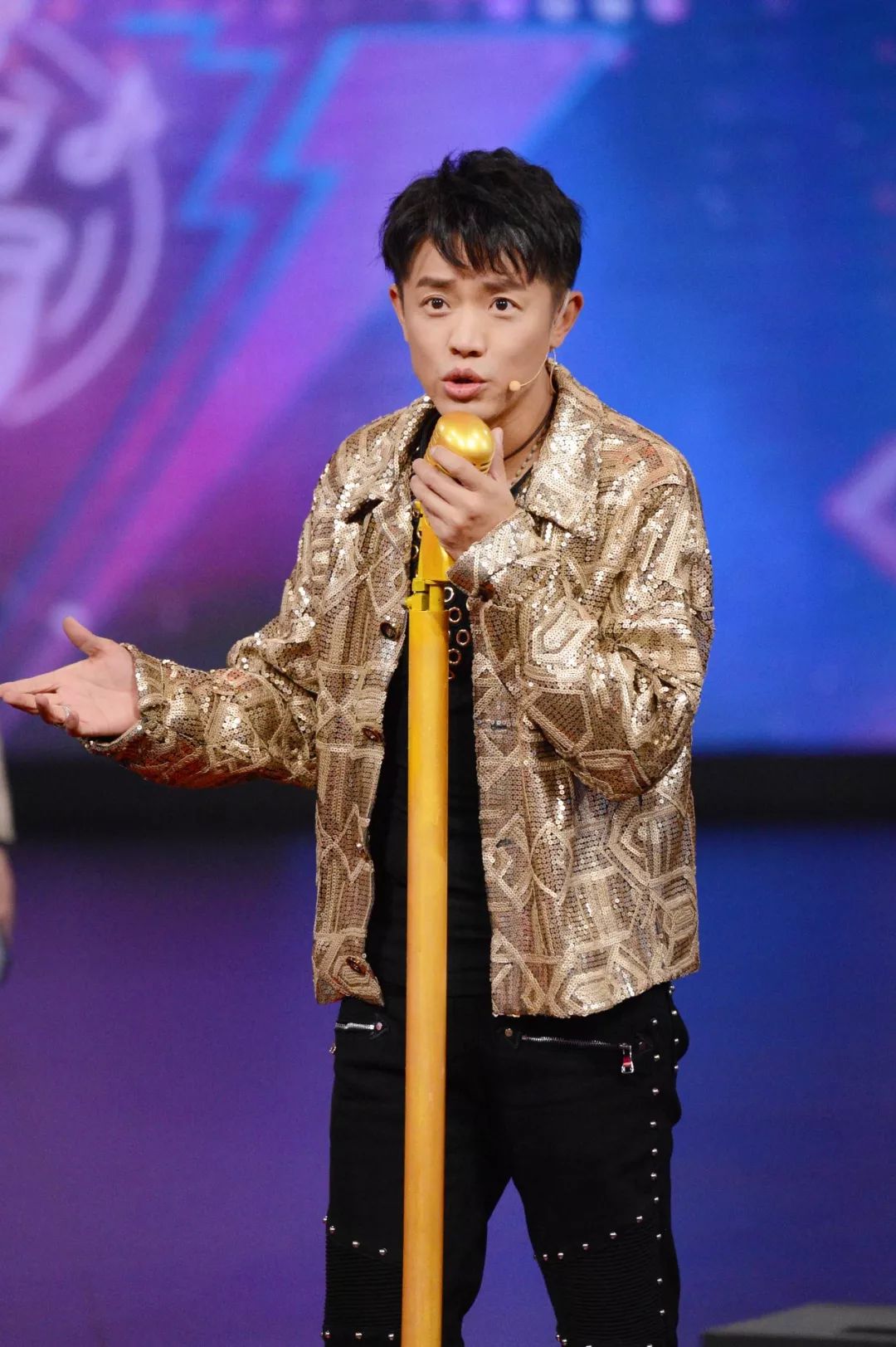 华晨宇携2013届"快男"《王牌对王牌4》温暖聚首!沈腾秒变"王菲"