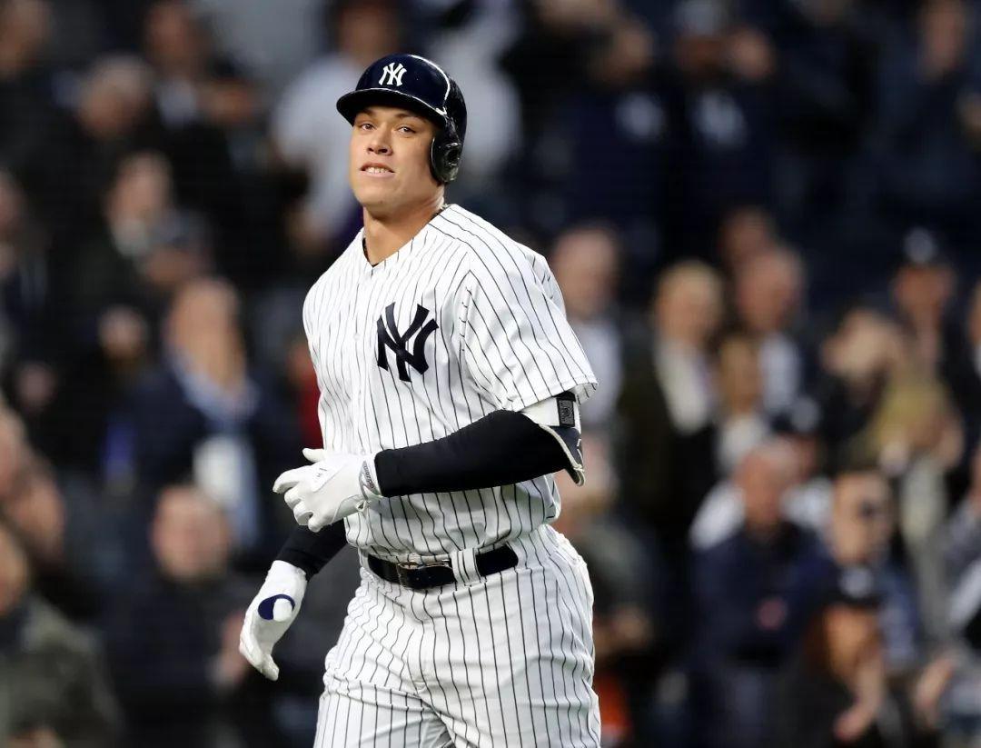 【钻石重炮】 法官历史性炸裂带领扬基狂胜!