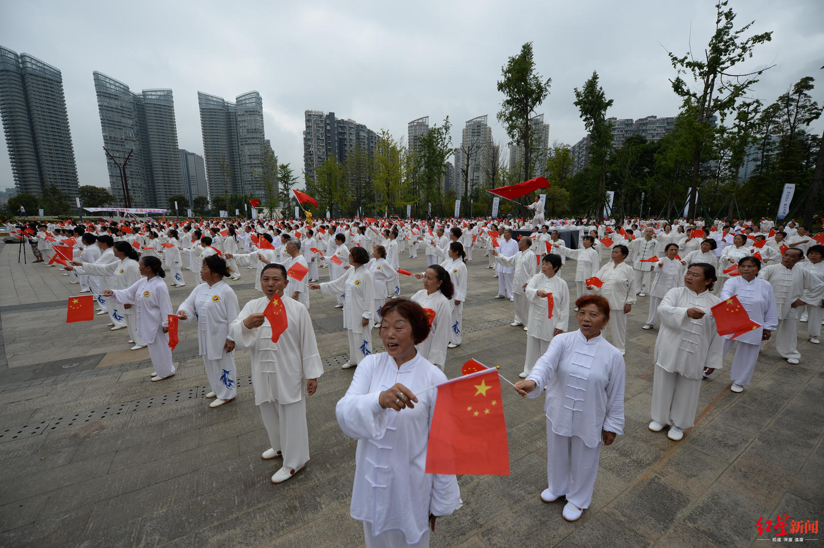 千人太极表演大合唱我和我的祖国