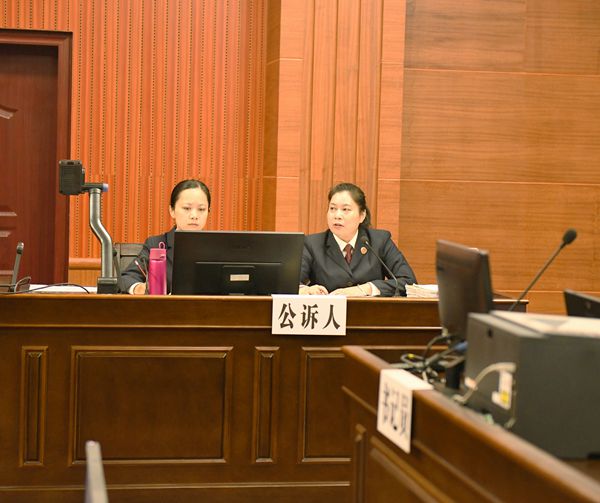 8619玉林城区恶性汽车撞人事件肇事者吴惠忠涉嫌故意杀人罪一案今日