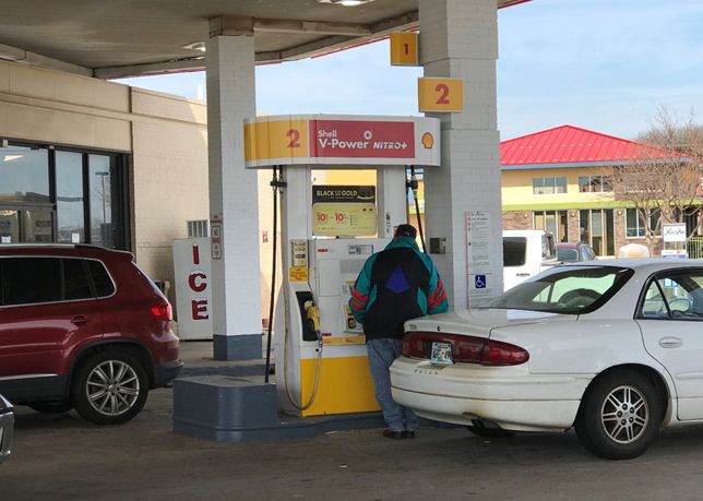 一把枪加3种油!美国加油站竟有这么多意想不到的特色!