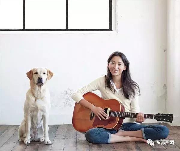 亲爹劈腿劈成蜘蛛精,亲娘沉迷教派欠巨债,她仍坚强活出精彩人生