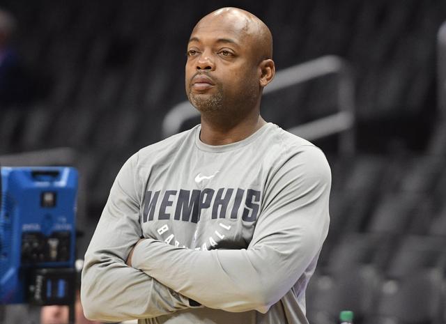 灰熊助教尼克-范埃克塞尔有意担任辛辛那提大学主教练