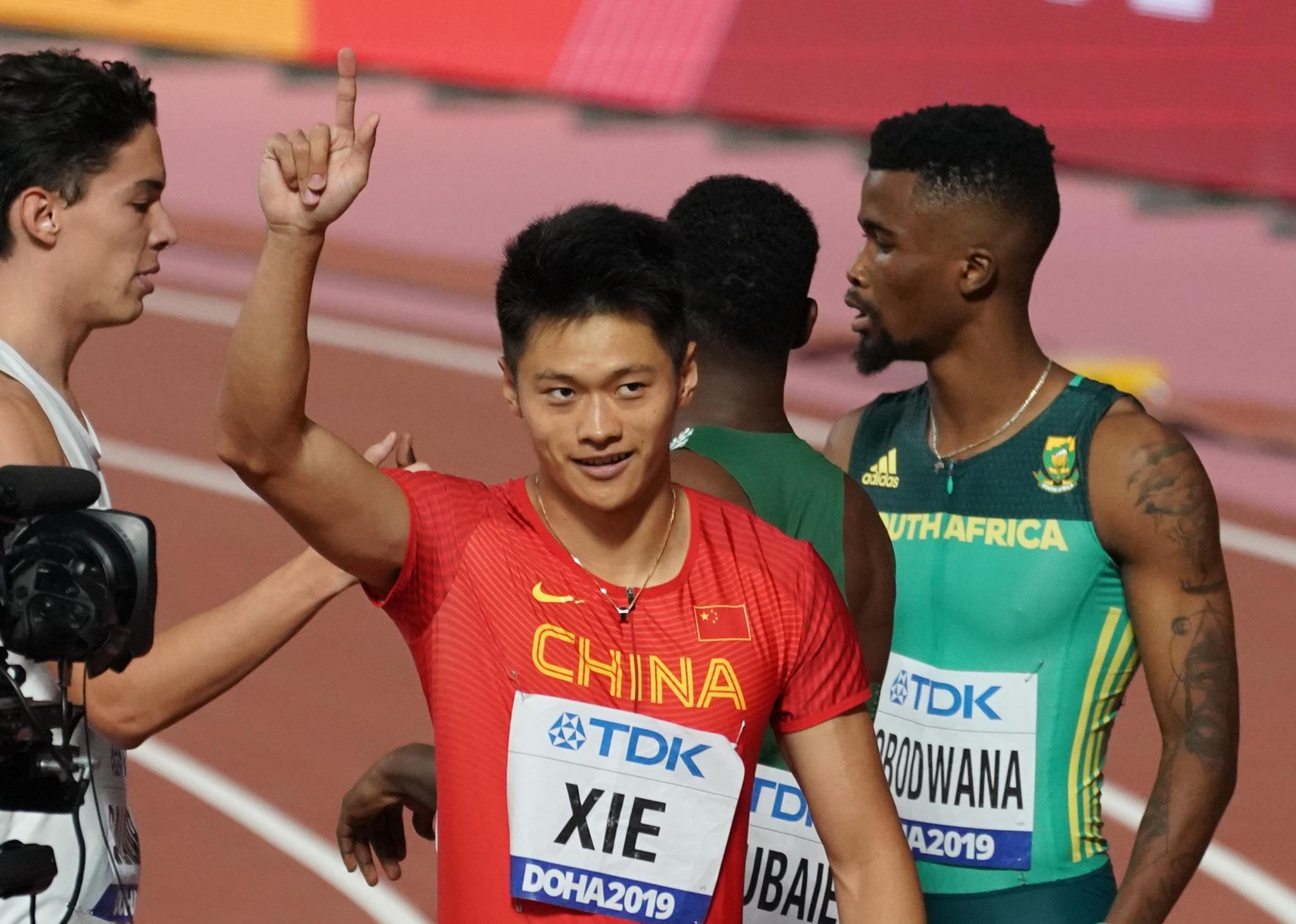 谢震业轻松晋级多哈田径世锦赛男子200米半决赛