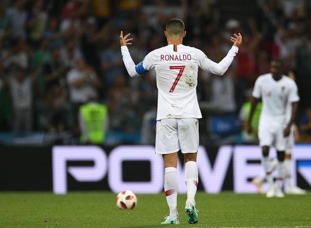 世界杯成世界悲!c罗梅西满是落寞的背影,所有新科冠军竟全出局