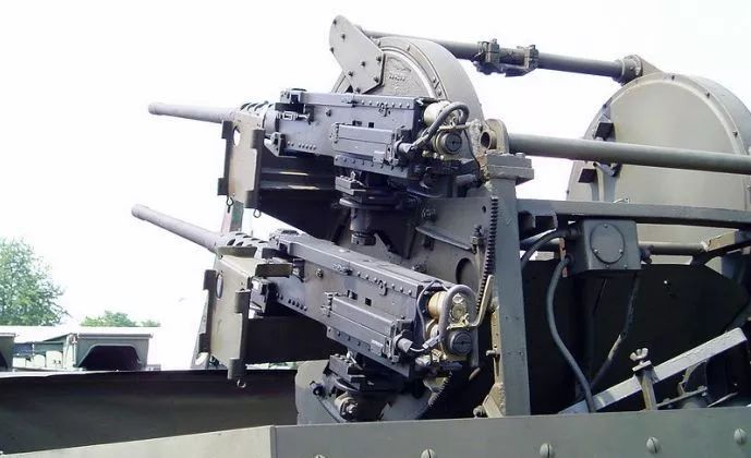 Lm3 Machine Gun 中美重机枪对比:CS/LM3重机枪和M2重机枪,谁更强?|轻武专栏|中美|重机枪|勃朗宁_新浪新闻