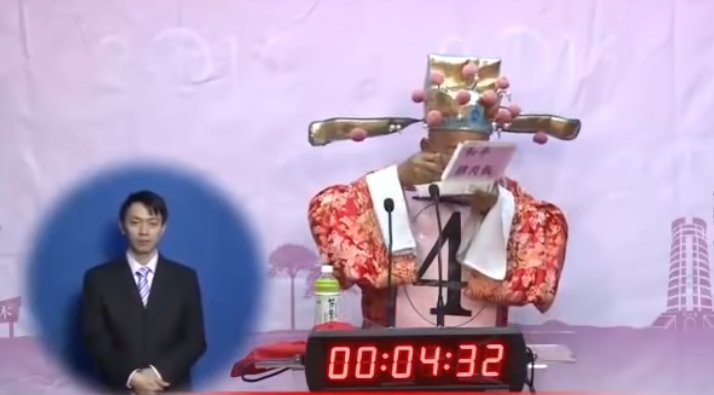 台湾名字最长的人上辩论抢镜 撒纸钱飚英语被消音