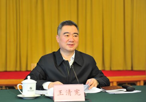 青岛市委书记换人新书记曾任人民日报社记者