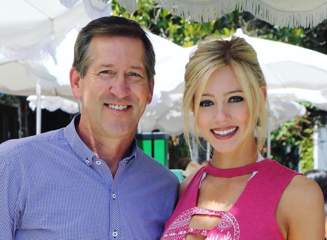 霍纳塞克的女儿abby hornacek在个人社交媒体上发文表达了对父亲的