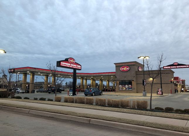 一把枪加3种油!美国加油站竟有这么多意想不到的特色!