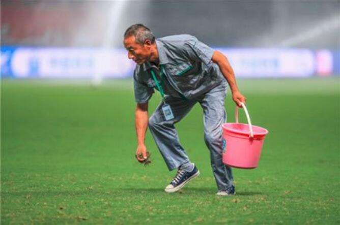 中超官方致敬幕后工作者及球迷:中超联赛,感谢有你