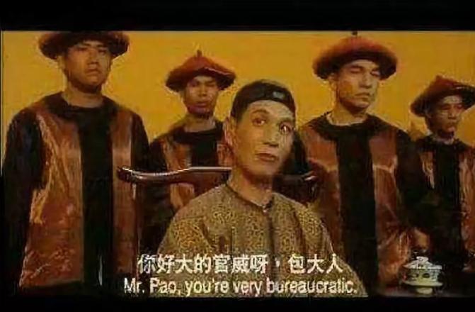 新京报评派出所副所长抓老师耍官威的样子很丑陋