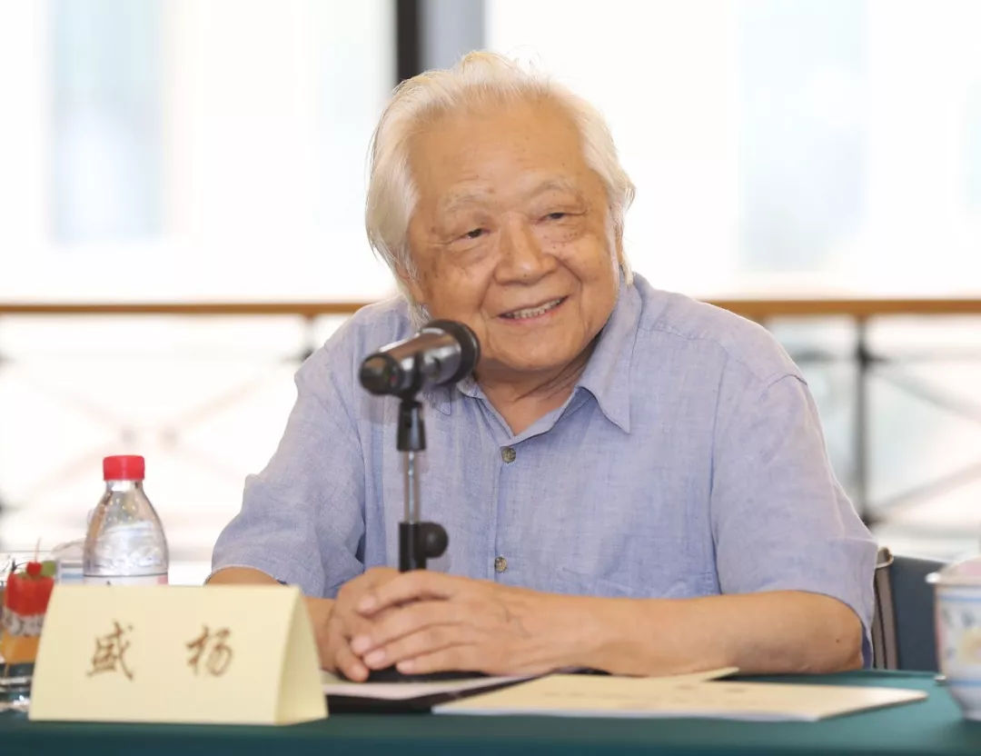 奥运艺术使者——记"黄剑奥运雕塑学术研讨会"