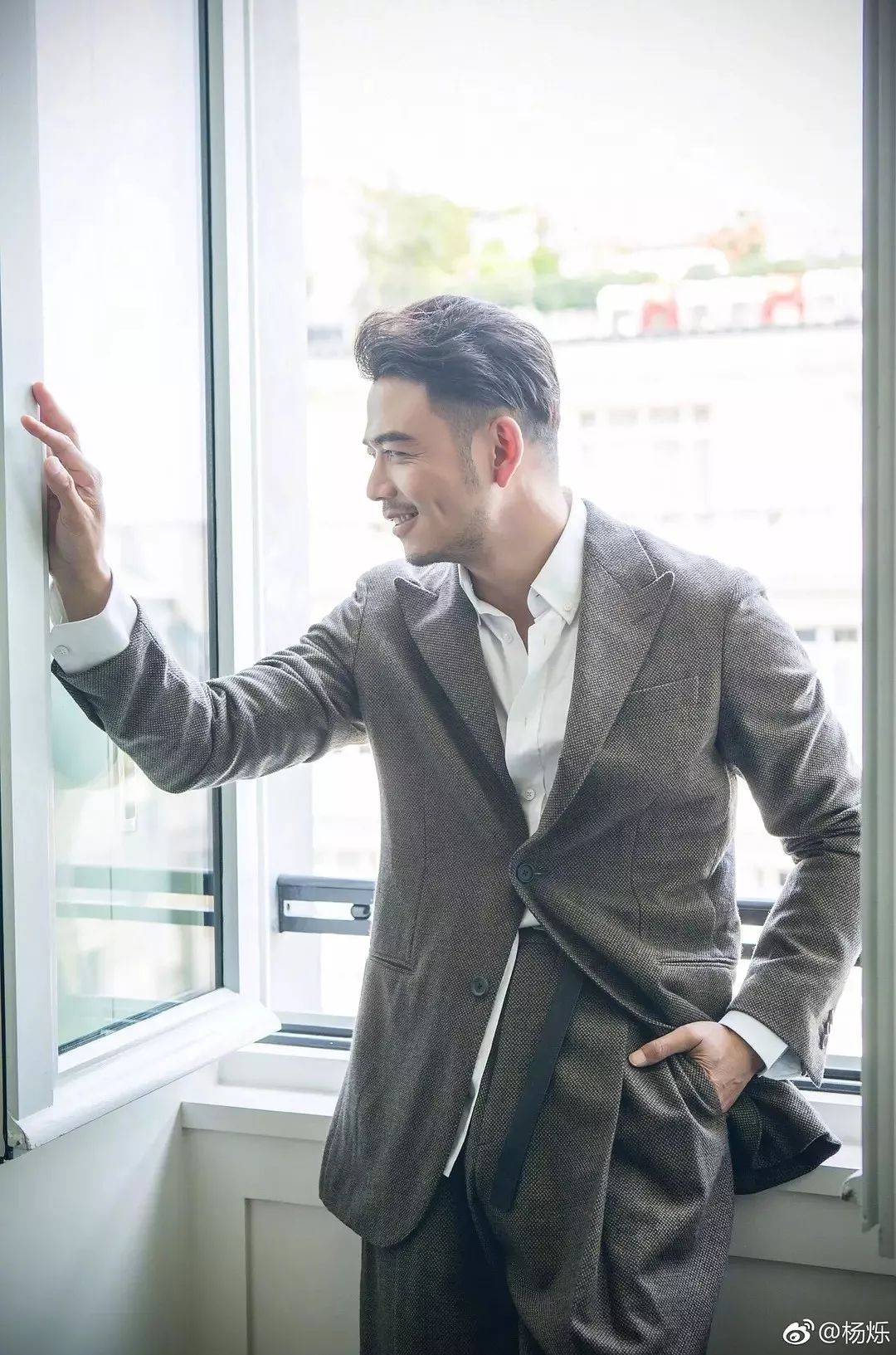 从油腻代言人到痴心好丈夫,小包总杨烁的人设立得快,变得也快?