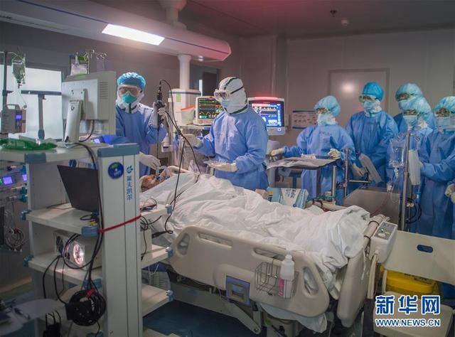 他们,再次投身危重症救治一线|危重症|医护人员|新冠肺炎_新浪新闻