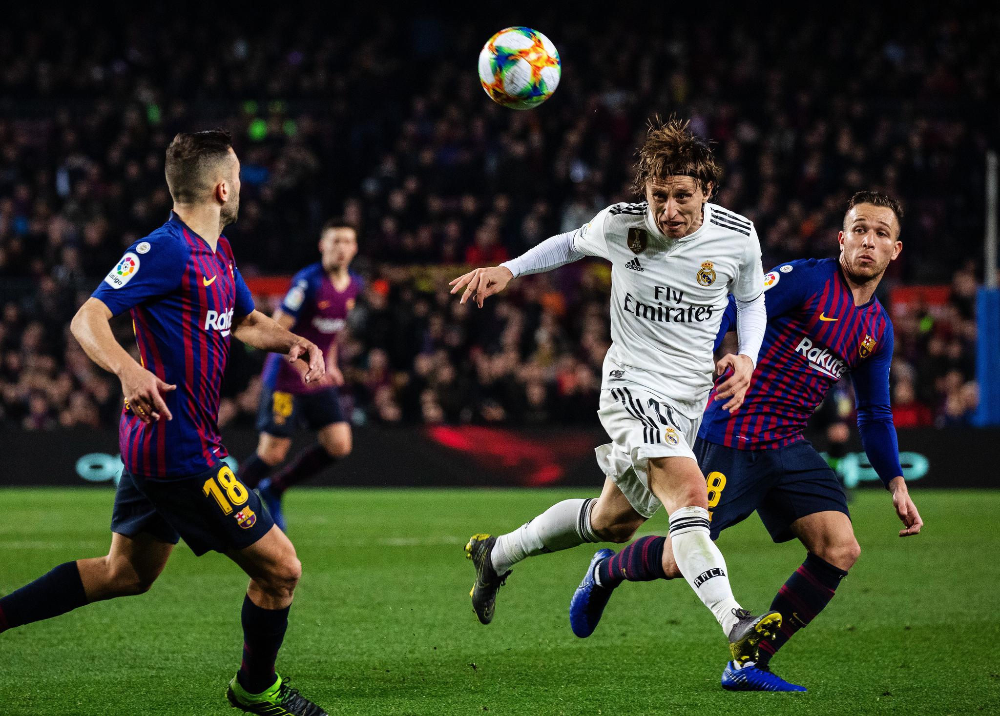 足球丨国王杯:巴塞罗那平皇家马德里