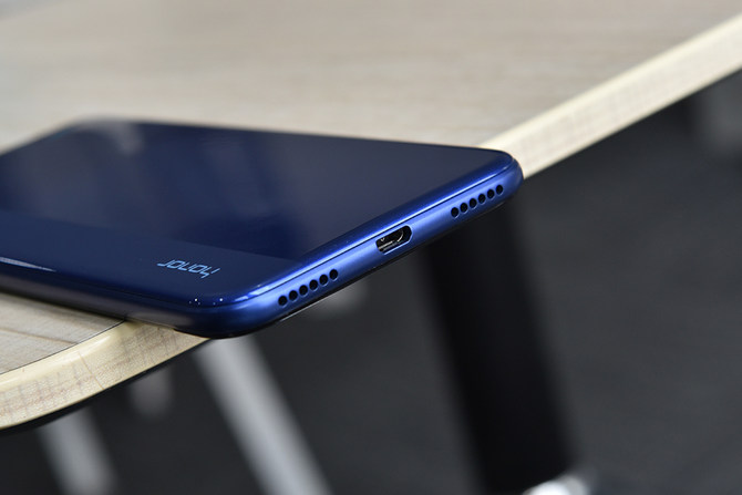 新年手机年货第一波荣耀畅玩8a售价799元起