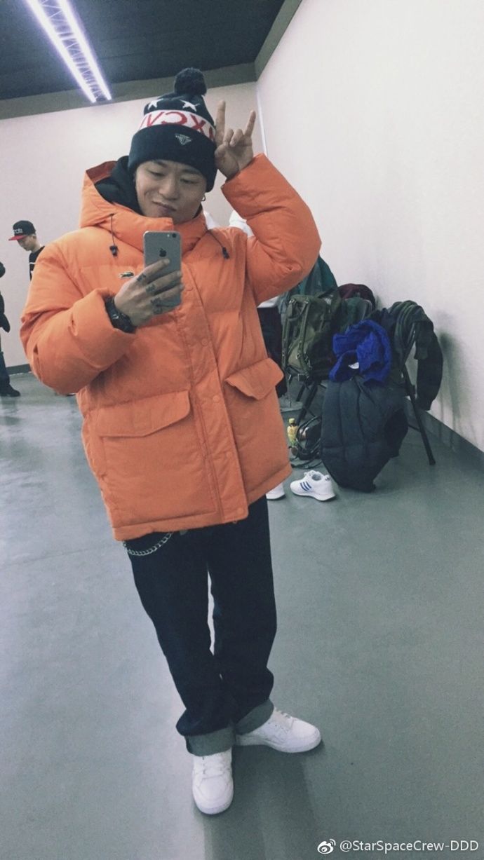 杨志超,人称b-boy细超,擅长powermove   style