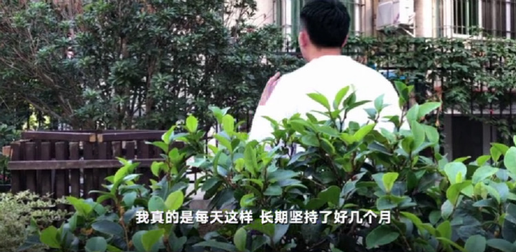 (此前媒体报道中小郑的回复。图片来源@新京报·紧急呼叫)