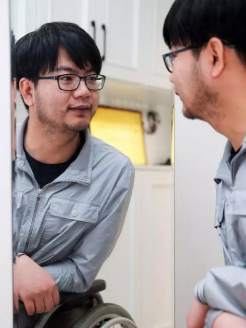 震后10年 他代替死去的父亲回访了11位幸存者|杨博|地震|北川_新浪