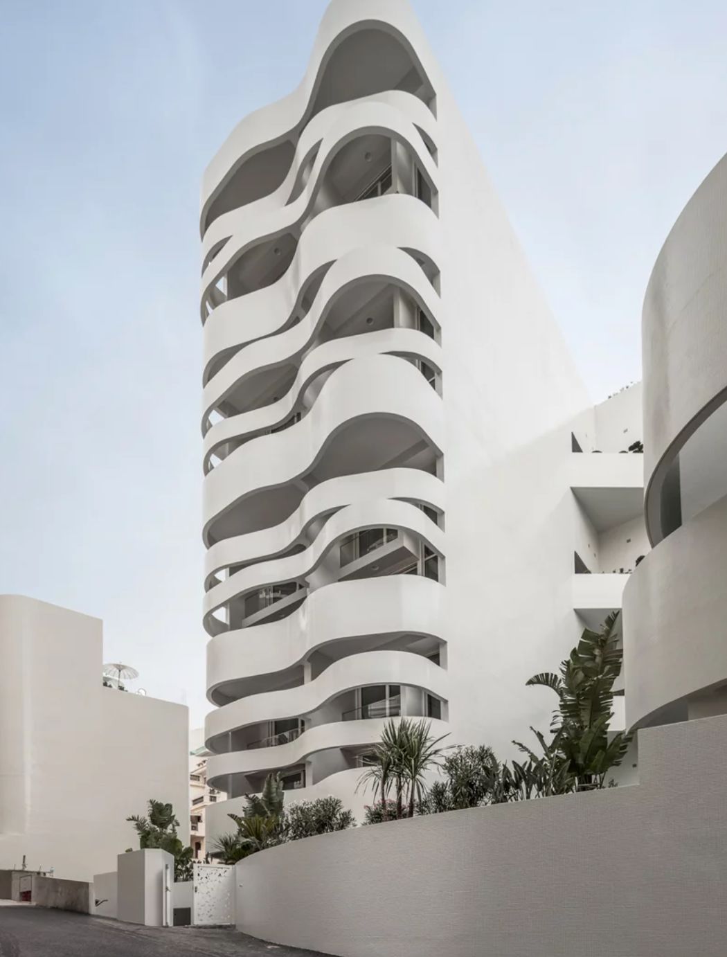 洗眼睛丨为什么中国的建筑都是裤衩秋裤?