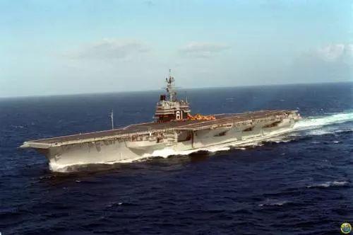 日本"加贺"号法国"贝亚恩"号英国"鹰"号俄罗斯《共青团真理报》7日