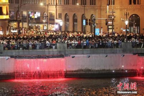 9月工资给了国庆结婚的 有人称放假7天赶4场婚礼 手机新浪网