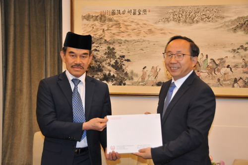 外交部礼宾司副司长范勇分别接受文莱越南和哥斯达黎加新任驻华大使